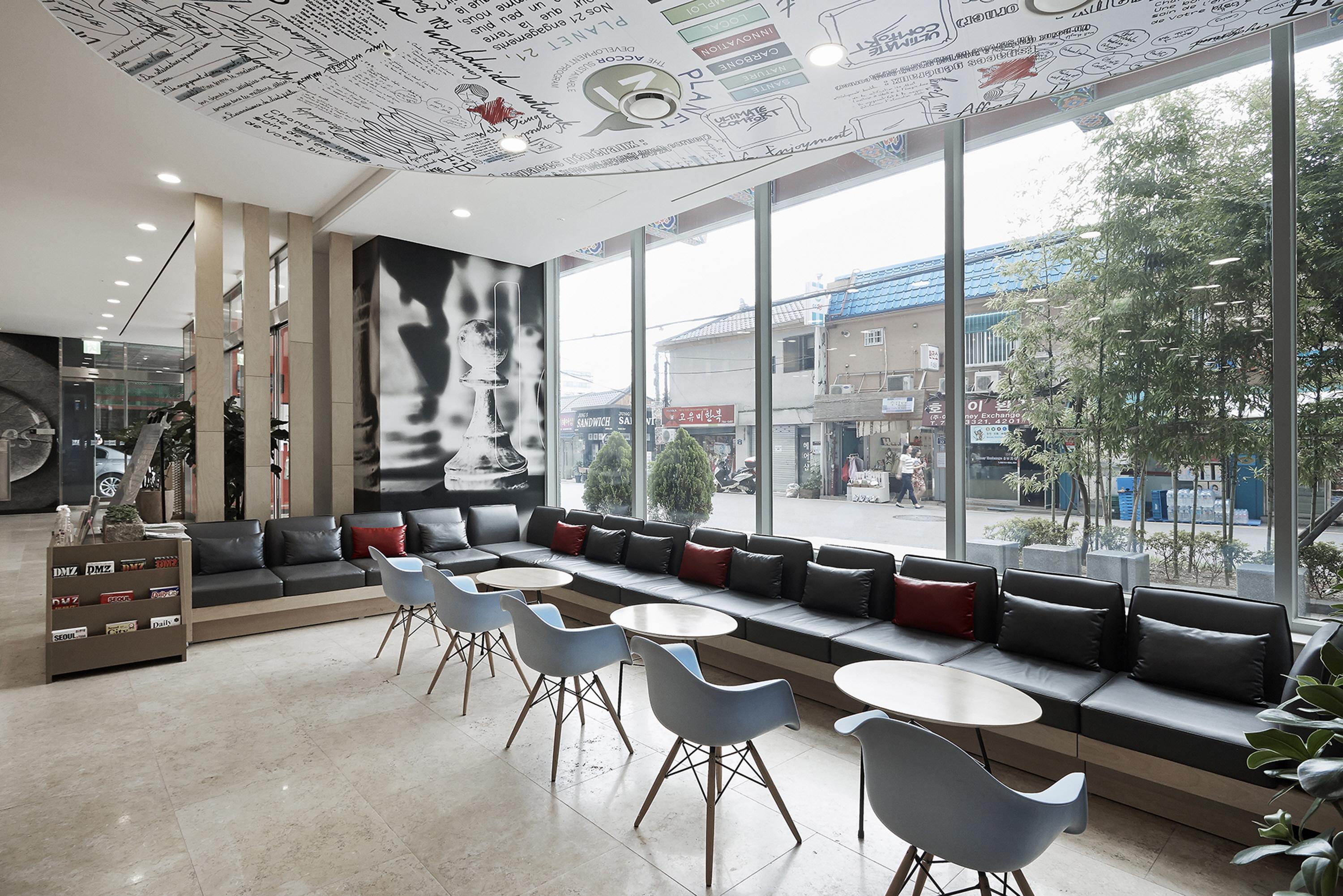 โรงแรมไอบิสแอมบาสเดอร์โซลอินซาดอง 4*
